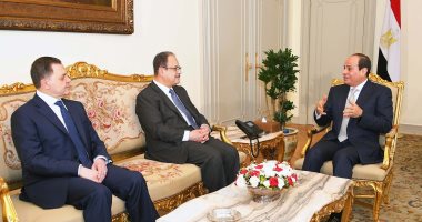 السيسي يشيد بجهود وزير الداخلية السابق في تعزيز الأمن والاستقرار 