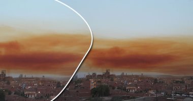 صور.. السحابة الصفراء تثير مخاوف السكان أمام مصنع كيما بأسوان.. الأهالى: نجد صعوبة فى التنفس والواقعة تتكرر باستمرار.. ومسئول الإدارة: ناتجة من حرق الأمونيوم وليست مضرة.. ومصدر بـ"البيئة": غير مطابقة للقياسات