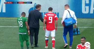كأس العالم 2018.. إصابة مهاجم روسيا بعد 24 دقيقة على انطلاق المونديال