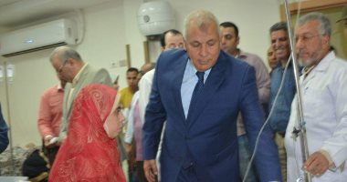 محافظ الوادي الجديد يتفقد الخدمات الطبية بمستشفى الخارجة العام 