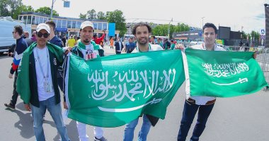 كأس العالم 2022.. هتافات تحفيزية لجماهير السعودية قبل مباراة بولندا.. فيديو