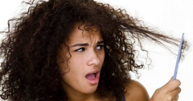 وصفات طبيعية لحماية الشعر من الجفاف والتساقط