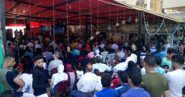صور.. إقبال كبير على 25 مركز شباب بالإسكندرية لمتابعة مباراة مصر وأوروجواى