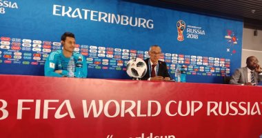 كوبر: لدينا مشكلة فى التعامل مع العرضيات.. وصلاح يشارك أمام روسيا