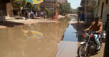 احتفالات العيد فوق مياه المجارى بقرية العدلية بالشرقية