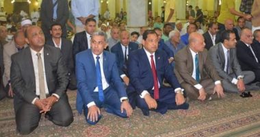 صور.. محافظ الغربية يؤدى صلاة العيد بالسيد البدوى