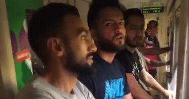 مشجعو المنتخب يطلقون تكبيرات العيد فى القطار بروسيا