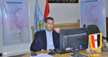 محافظ أسيوط: حملات لضبط الأسعار.. ودفع أتوبيسات وسيارات تحسبا لتكدس الركاب