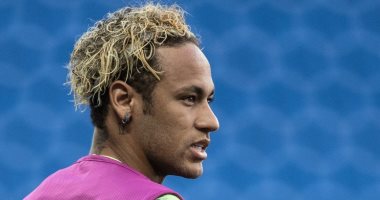 صور.. نيمار يظهر بـ"نيولوك" مع البرازيل قبل مواجهة سويسرا فى كأس العالم 