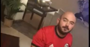 محمود العسيلى يهدى أغنية "تقدر" لـ محمد صلاح