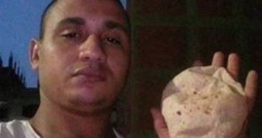 قارئ يشكو من نقص حجم رغيف الخبز بمركز أبو تيج فى أسيوط