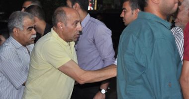 صور وفيديو.. ماجد المصرى وعمرو عبد الجليل وأحمد صيام فى عزاء الراحل ماهر عصام