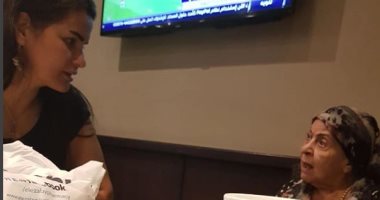 سما المصرى تنشر صورة مع آمال فريد.. وتعلق: قد أيه كانت جميلة الروح