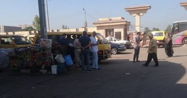 رئيس مدينة كوم أمبو: إنهاء إضراب سائقى موقف منيحة - كرم الديب