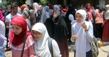 طلاب أولى ثانوى عن مستوى امتحان الفيزياء: متوسط الصعوبة