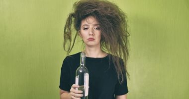 تناول المشروبات الكحولية يضر بأنسجة القلب.. دراسة توضح