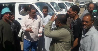 رؤساء المدن بالمنيا يتابعون التزام السائقين بتعريفة المواصلات الجديدة