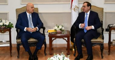 وزير البترول يبحث مع رئيس شركة إينى الإيطالية الموقف التنفيذى بحقل ظهر