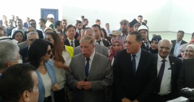 صور .. محافظ الإسماعيلية ورئيس جامعة القناة يفتتحان الكلية المصرية الصينية