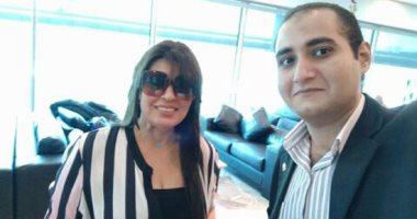 وفد الفنانين يصل القاهرة قادما من روسيا