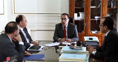 رئيس الوزراء يلتقى وزير المالية لمتابعة خطة وزارته خلال الفترة المقبلة - صور