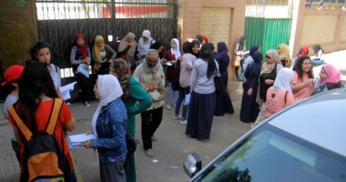 هدوء أمام لجان الثانوية العامة بمدرسة التوفيقية بشبرا والشرطة تؤمن من الخارج