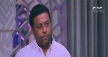 دخول مفاجئ لـ"عم ضياء" مع منى الشاذلى: "بتصقفوا على إيه.. كله رايح"