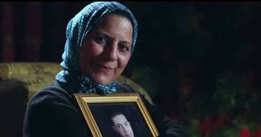 ضباط ينعون والدة أول شهيد بفض اعتصام رابعة لوفاتها