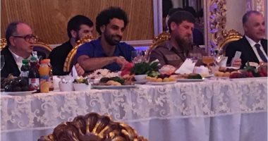 صور.. "بعد شيخ الأزهر" محمد صلاح ثانى مصرى يحصل على حق المواطنة الشيشانية