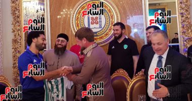 سبقه شيخ الأزهر.. تعرف على المواطنة الفخرية الشيشانية بعد منحها لمحمد صلاح