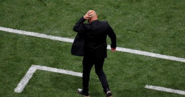 فيديو.. الجماهير تبصق على مدرب الأرجنتين بعد فضيحة كرواتيا