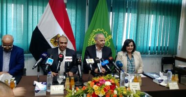 وزير الزراعة: بورصة الدواجن تدار بالموبايل دون النظر لمصالح المواطنين