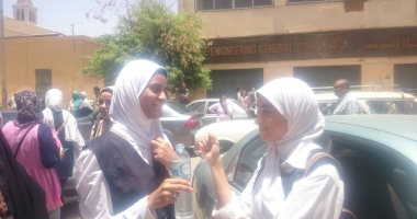 طلاب الثانوية العامة بأسوان: امتحان الأحياء مباشر وعوضنا عن صعوبة الفيزياء