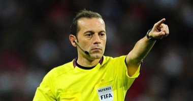 الفيفا يعلن تقليص حكام كأس العالم إلى 12