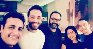 صور.. رامى جمال معلقا على صورته مع شيرين وحسام حبيب ومحمد رحيم: صباح الفن