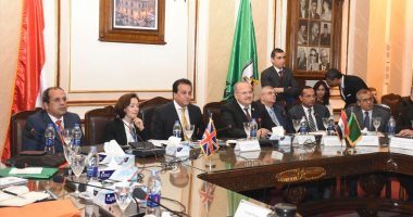 الخشت يبحث آليات التعاون العلمى مع وفد يمثل كبرى الجامعات البريطانية