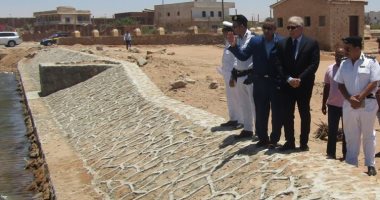 صور.. محافظ جنوب سيناء يتفقد مجرى السيل وبحيرة الشاطئ