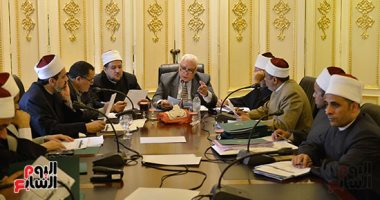 "دينية البرلمان" تطالب الأزهر والأوقاف بتشكيل لجنة مشتركة لحل قضية زواج القاصرات.. إعداد موسوعة علمية للرد على الفكر المتطرف والتكفيرى.. بحث أسباب العزوف عن التعليم الأزهرى.. ومنع اعتلاء غير المتخصصين المنابر