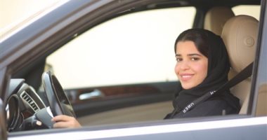 شاب سعودى يشكر فتاة تعمل كابتن فى "أوبر" على توصيله لوجهته بالمملكة