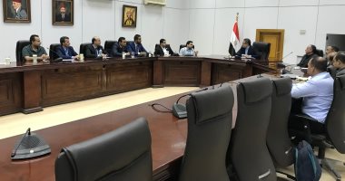 خالد العنانى يلتقى أثريين ضمن برنامج تأهيل الشباب فى حوار مفتوح