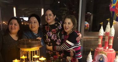 مى نور الشريف تسترجع ذكريات عيد ميلادها بصور على إنستجرام