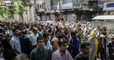 فيديو.. اشتباكات بين متظاهرين والشرطة الإيرانية فى طهران