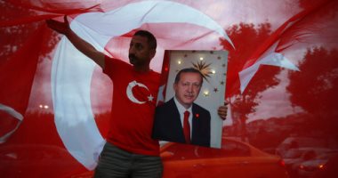 أردوغان ينصب نفسه ديكتاتورا على أنقاض تركيا.. الرئيس التركى يعلن فوزه رغم عدم إعلان النتائج.. المعارضة تتهمه بالتزوير والشرطة تسود بطاقات الاقتراع.. والانتخابات تشهد دماء وسقوط ضحايا.. وحزب الأكراد أكبر الصفعات