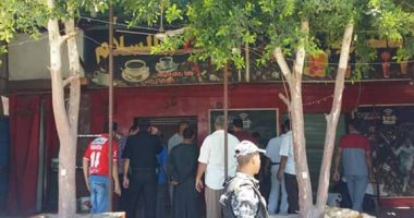 غلق وتشميع محلات وكافتيريات مخالفة بحى السويس