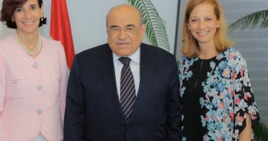 مكتبة الإسكندرية تتسلم المكتبة الخاصة بالعالم المصرى أحمد زويل