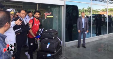 بعثة منتخب مصر تصل القاهرة.. والجماهير "لم يحضر أحد"
