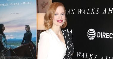جيسيكا شاستين تحافظ على رقى إطلالتها مع Givenchy بعرض فيلمها Woman Walks Ahead 