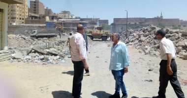 صور.. محافظة القاهرة تزيل مبانى مخالفة خلف مشروع أهالينا الإسكانى