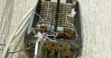 قارئ يشكو من تهالك "بوكسات" الهواتف الأرضية بمساكن الجيزة فى القطامية