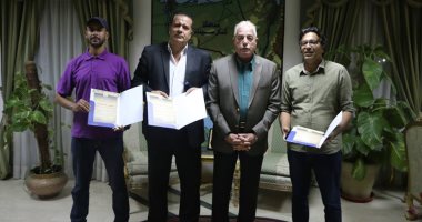 صور.. محافظ جنوب سيناء يُكرم مهندسى المقاولون العرب ومدير الأعمال المدنية 